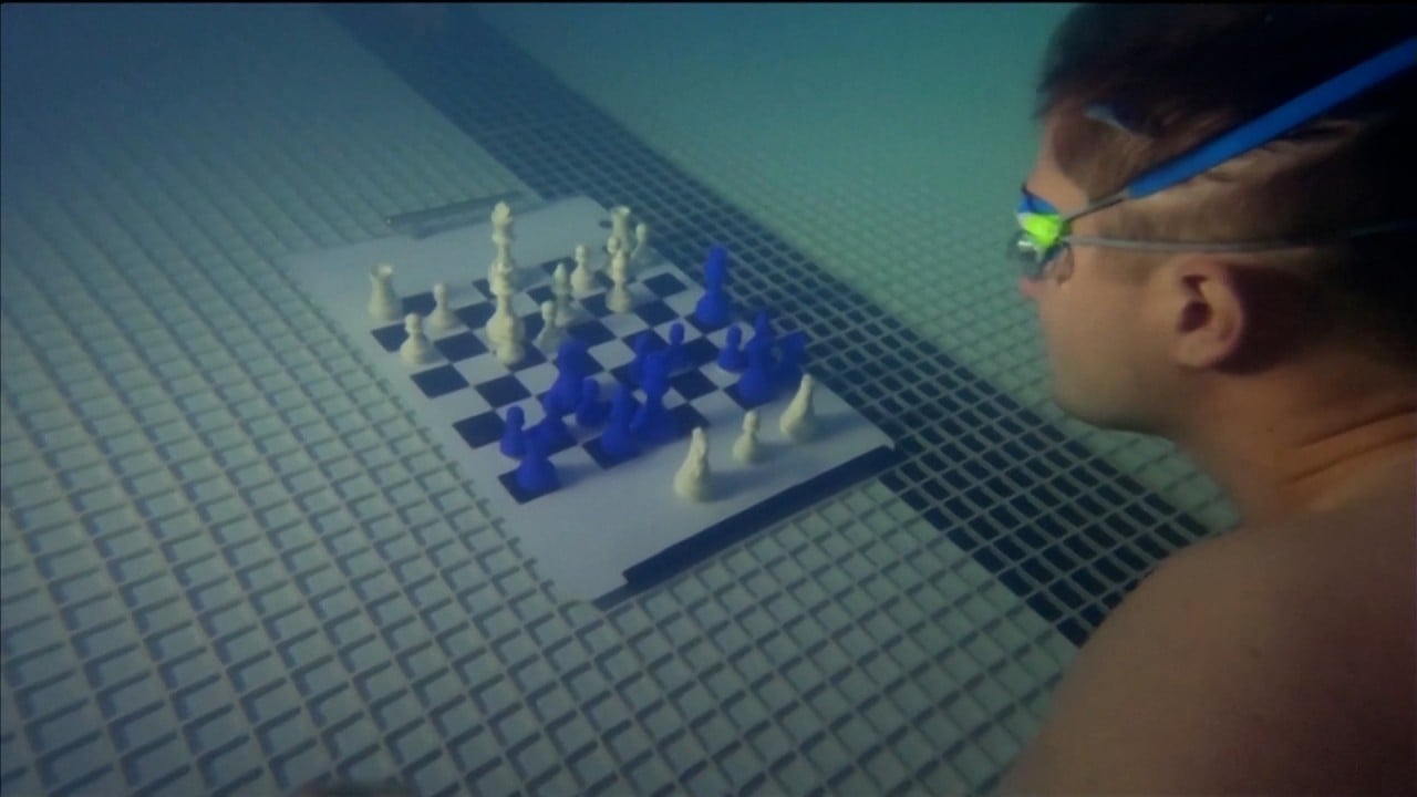 Diving chess: same game, under water 